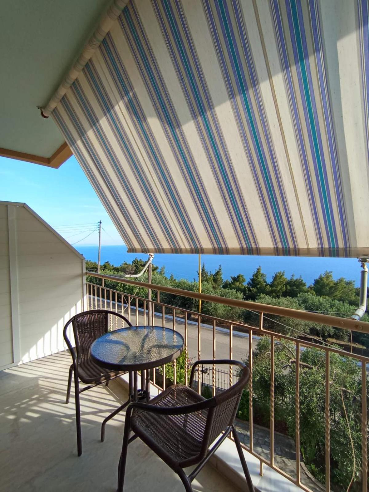 Horizon Blue Apartment Loutsa  Exterior photo